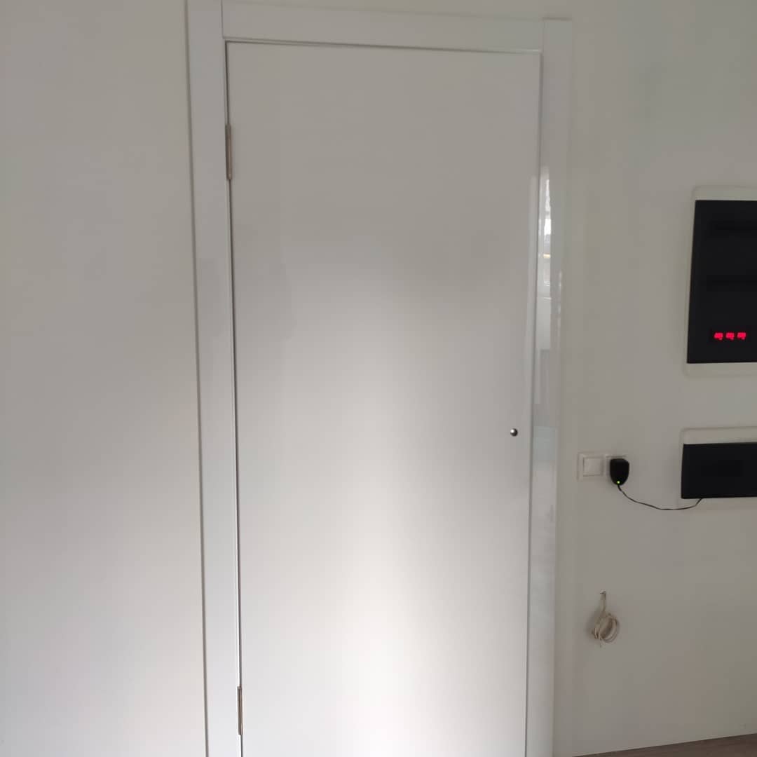 Межкомнатная дверь Модерн 500 Белый глянец