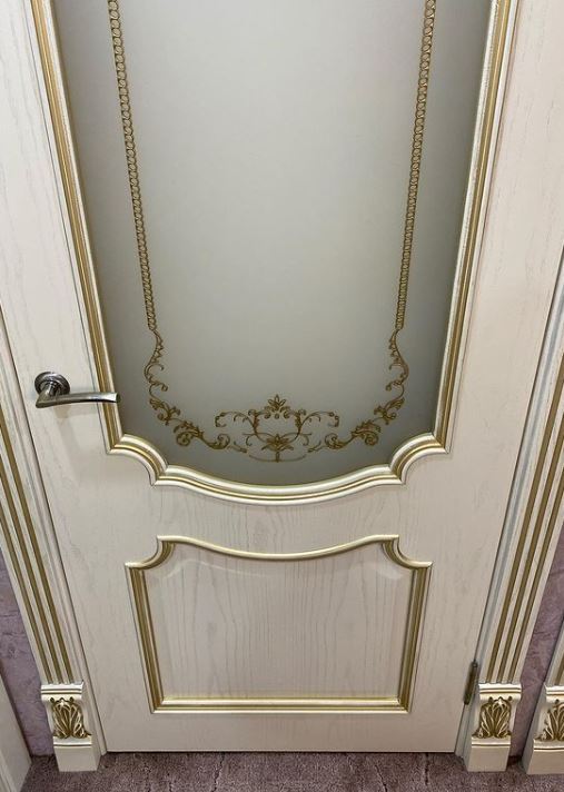 Межкомнатная дверь Модель №2 Контур фигурный багет патина+шпон (ПО)
