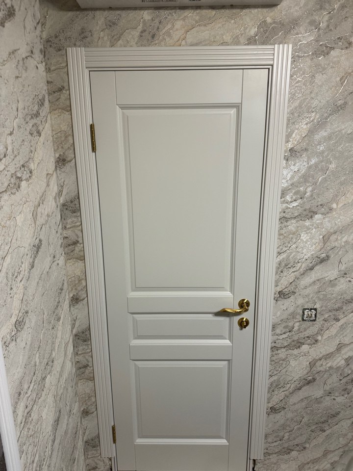 Межкомнатная дверь Валенсия массив ольхи  Белая эмаль (ДО)